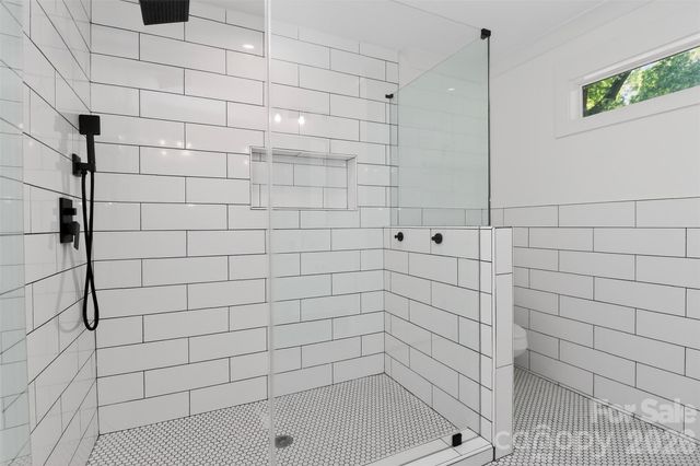 5026 Buckingham Drive, Charlotte, NC 28209