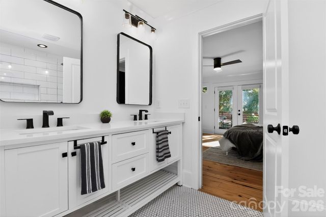 5026 Buckingham Drive, Charlotte, NC 28209