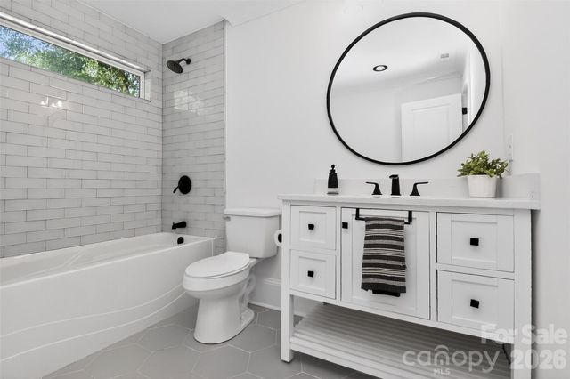 5026 Buckingham Drive, Charlotte, NC 28209