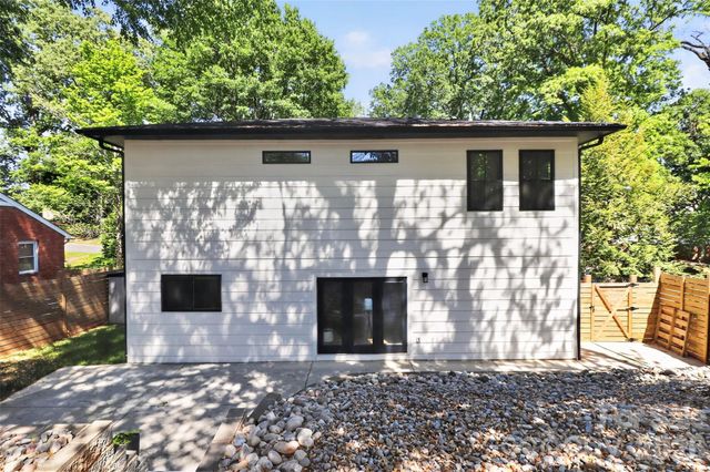 5026 Buckingham Drive, Charlotte, NC 28209