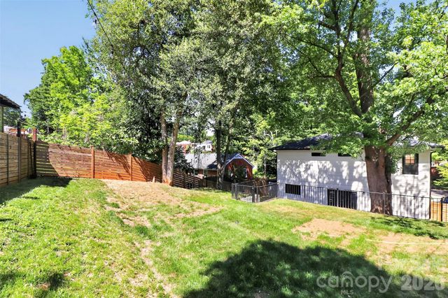5026 Buckingham Drive, Charlotte, NC 28209