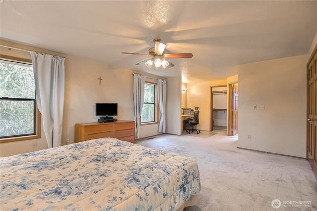 32026 11th Avenue SW, Federal Way, WA 98023