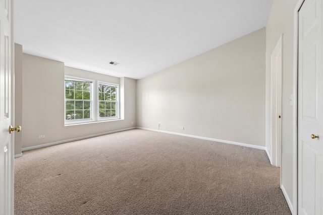 240 Ashbury Lane W 6, Roselle, IL 60172