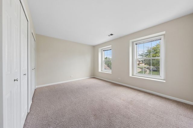 240 Ashbury Lane W 6, Roselle, IL 60172