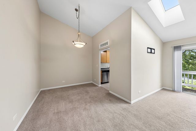 240 Ashbury Lane W 6, Roselle, IL 60172