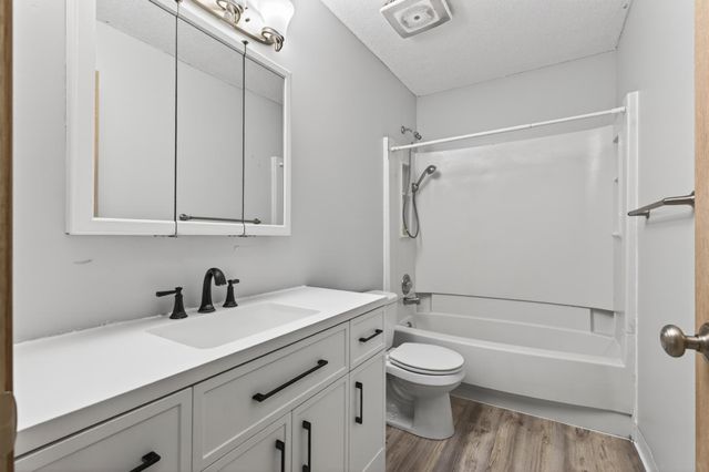 7589 Homestead Avenue S, Cottage Grove, MN 55016