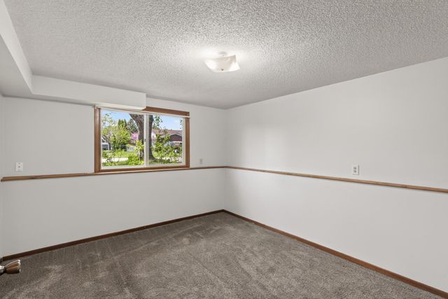7589 Homestead Avenue S, Cottage Grove, MN 55016