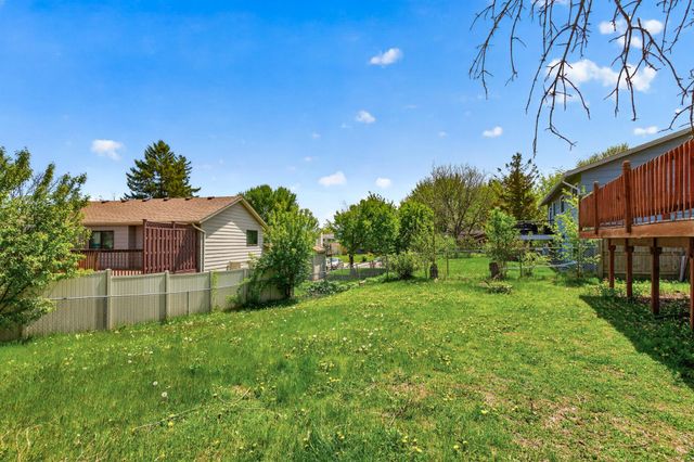 7589 Homestead Avenue S, Cottage Grove, MN 55016