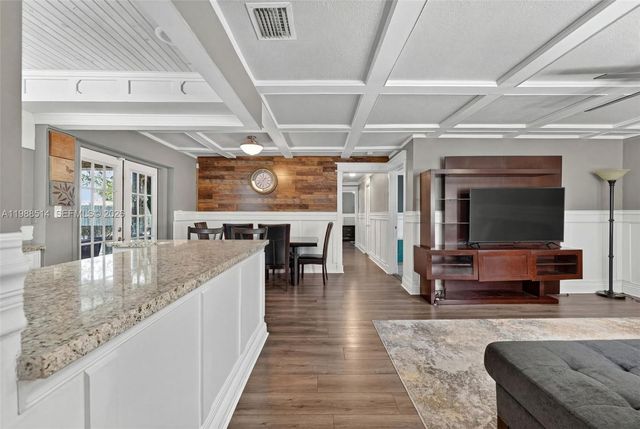 6621 NW 21st St, Sunrise, FL 33313