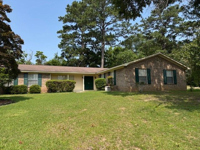 203 Aspen Circle, Dothan, AL 36303