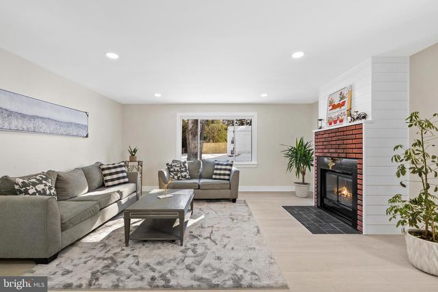 1717 CRESTVIEW AVE, Willow Grove, PA 19090