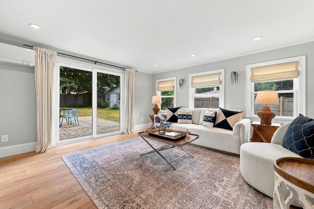 2 Azalea Rd, Newburyport, MA 01950