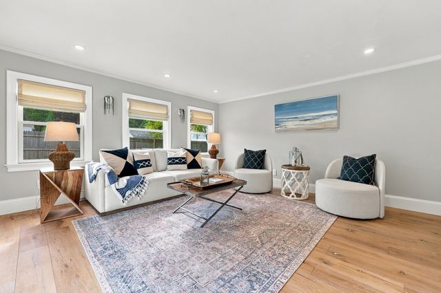 2 Azalea Rd, Newburyport, MA 01950