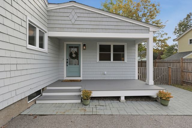 2 Azalea Rd, Newburyport, MA 01950
