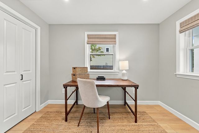 2 Azalea Rd, Newburyport, MA 01950