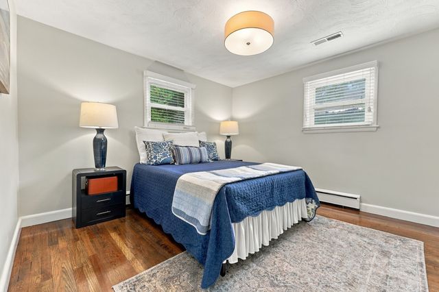2 Azalea Rd, Newburyport, MA 01950