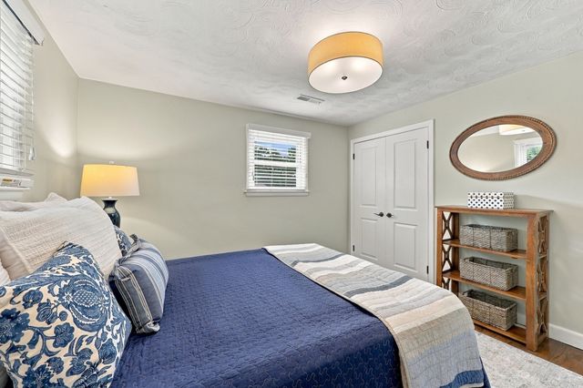 2 Azalea Rd, Newburyport, MA 01950