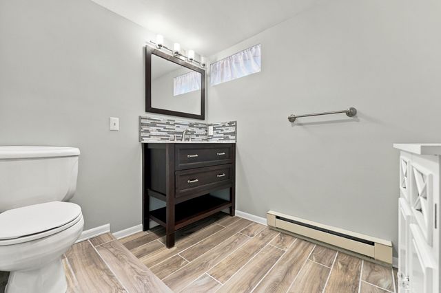 2 Azalea Rd, Newburyport, MA 01950