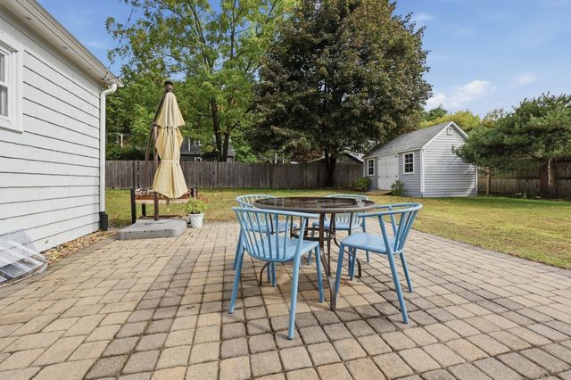 2 Azalea Rd, Newburyport, MA 01950