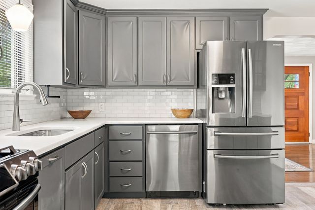 2 Azalea Rd, Newburyport, MA 01950