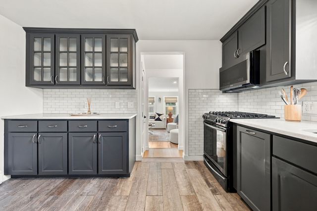 2 Azalea Rd, Newburyport, MA 01950