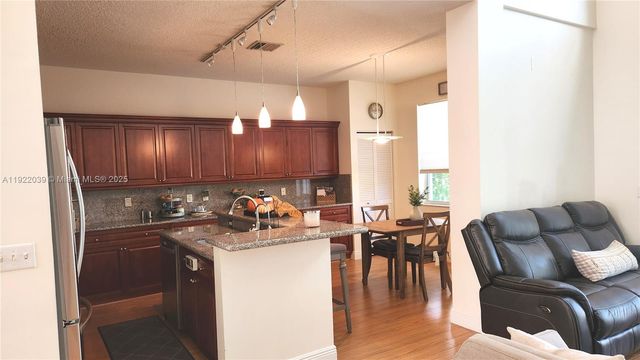 7650 NW 29th St, Margate, FL 33063