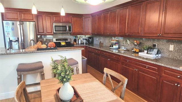 7650 NW 29th St, Margate, FL 33063