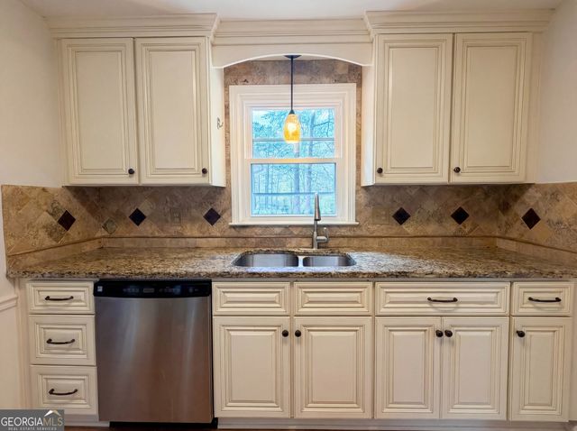 1622 Spaniel Court SW, Conyers, GA 30094