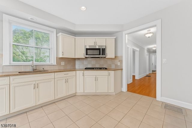 92 Midland Ave, Montclair Twp., NJ 07042