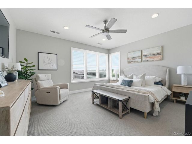489 Meadowleaf Ln, Highlands Ranch, CO 80126