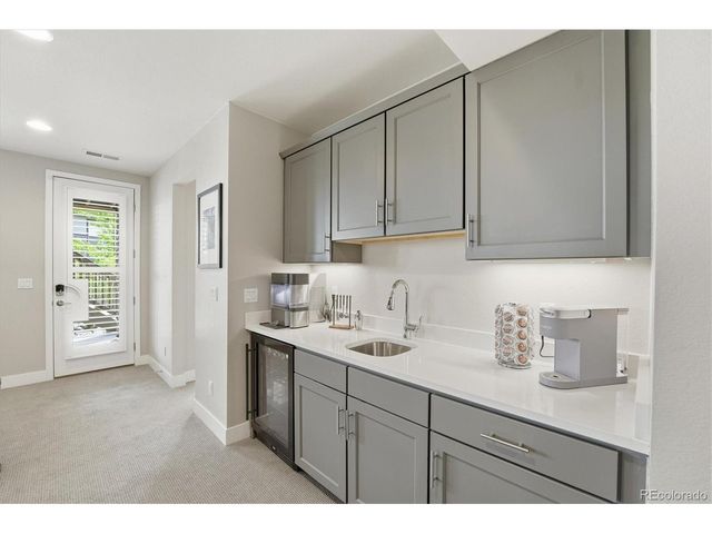 489 Meadowleaf Ln, Highlands Ranch, CO 80126