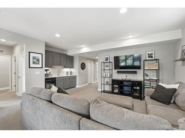 489 Meadowleaf Ln, Highlands Ranch, CO 80126