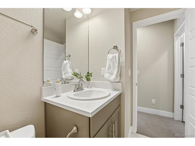 489 Meadowleaf Ln, Highlands Ranch, CO 80126
