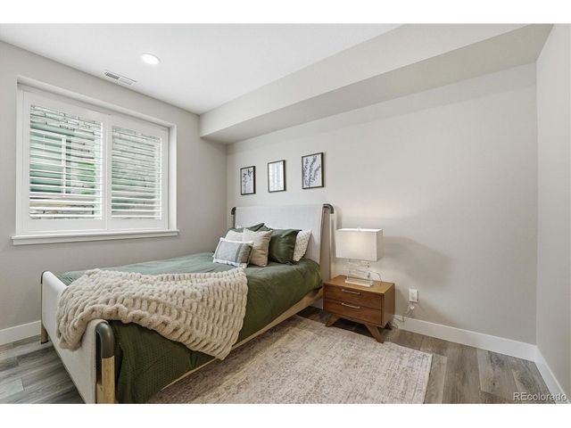 489 Meadowleaf Ln, Highlands Ranch, CO 80126