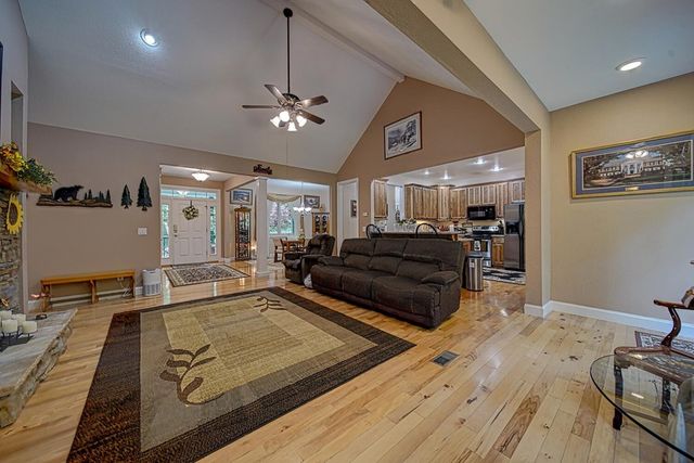1514 Smithfield Lane, Young Harris, GA 30582