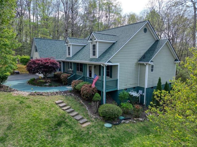 1514 Smithfield Lane, Young Harris, GA 30582