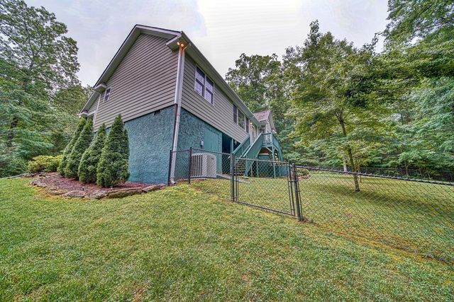 1514 Smithfield Lane, Young Harris, GA 30582