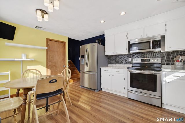 26 Susan Lane, North Haven, CT 06473