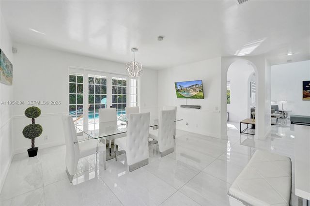 1367 Camellia Cir, Weston, FL 33326