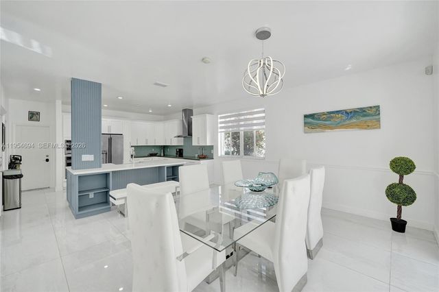 1367 Camellia Cir, Weston, FL 33326