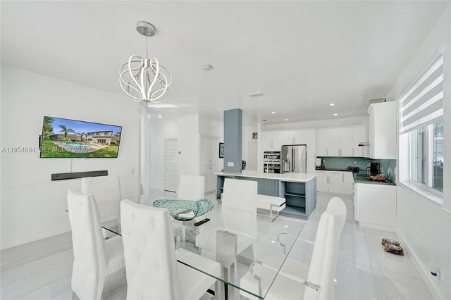 1367 Camellia Cir, Weston, FL 33326