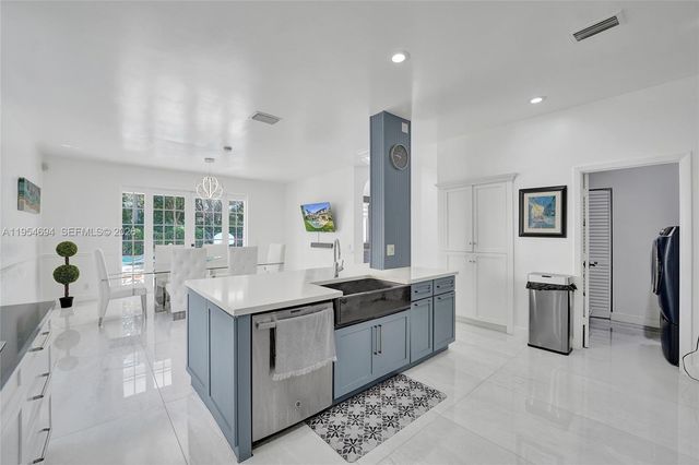 1367 Camellia Cir, Weston, FL 33326