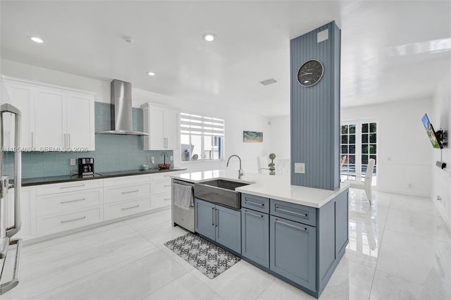 1367 Camellia Cir, Weston, FL 33326