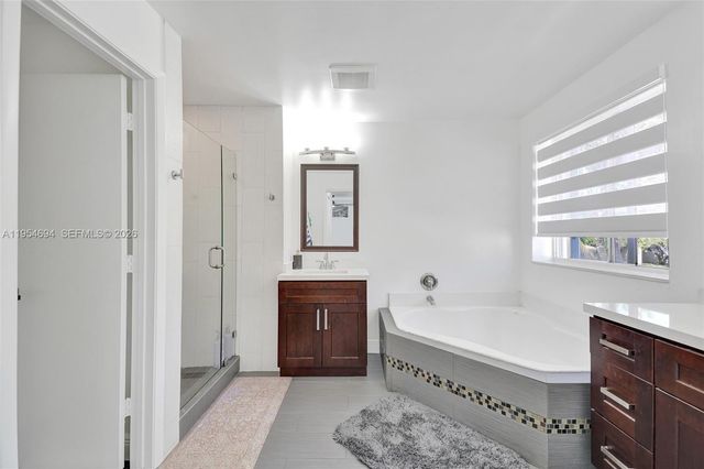 1367 Camellia Cir, Weston, FL 33326