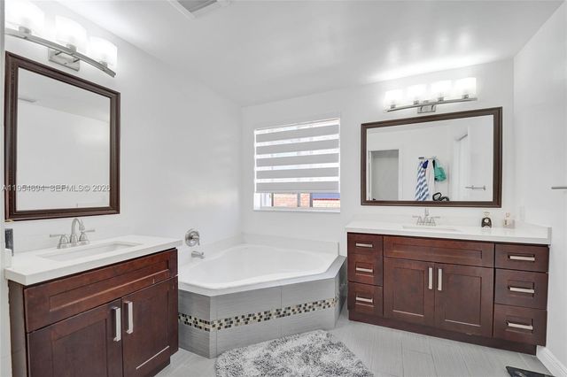 1367 Camellia Cir, Weston, FL 33326