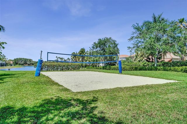 1367 Camellia Cir, Weston, FL 33326