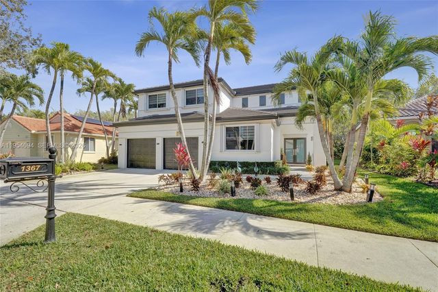 1367 Camellia Cir, Weston, FL 33326