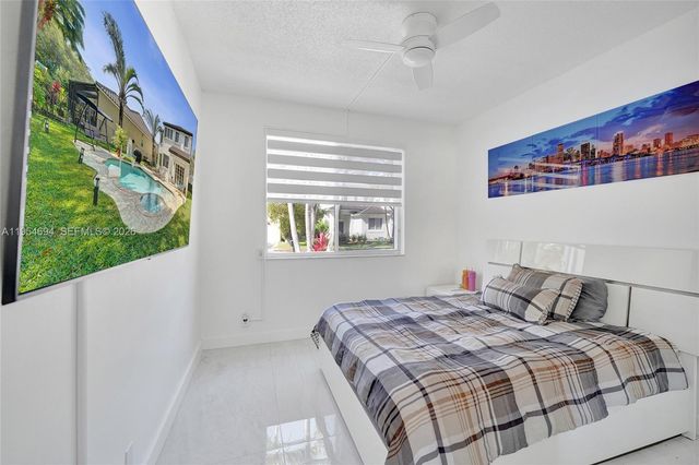 1367 Camellia Cir, Weston, FL 33326