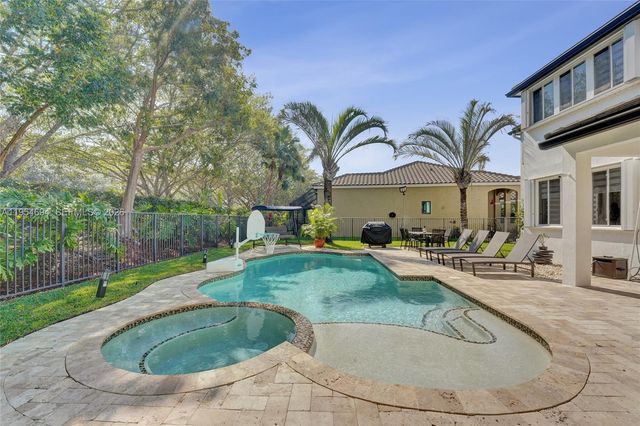 1367 Camellia Cir, Weston, FL 33326