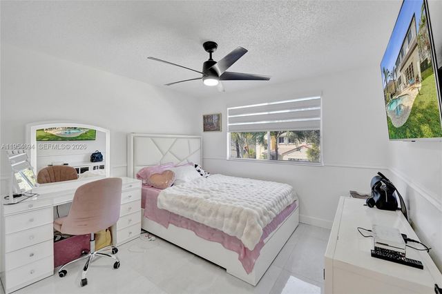 1367 Camellia Cir, Weston, FL 33326